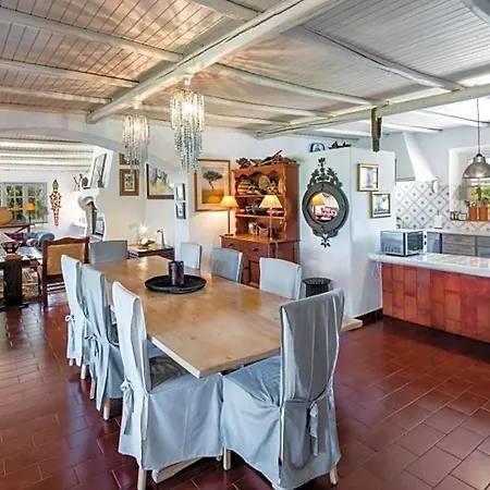 Sleeps 12 Pool Villa